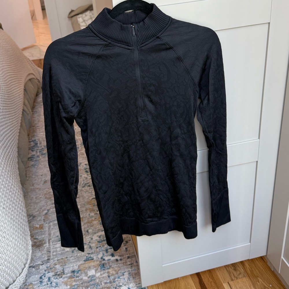 Lululemon black quarter zip